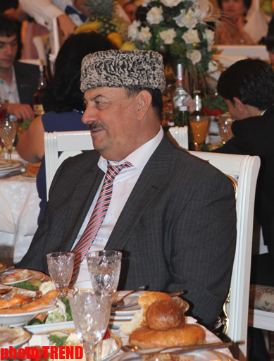 Emil Bədəlov ilin toyunu çaldırdı (FOTO)